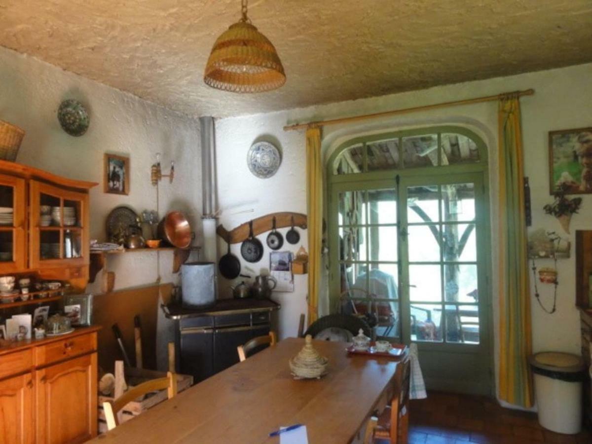 Touvent Maison Au Milieu Des Bois Savignac-de-Miremont Exterior photo